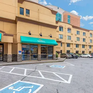 *** Hotel Quality & Canada